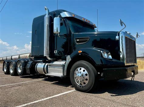 2018 Freightliner Coronado SD 122 For Sale | 60" Sleeper | #8822