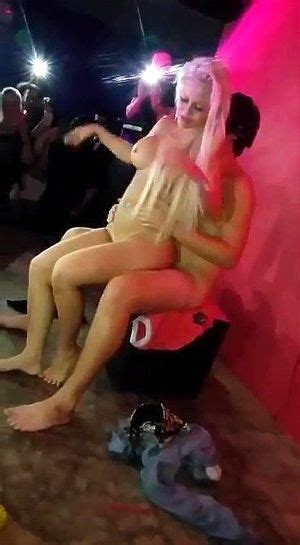 dancerを視聴 Stripchat Dancer Sex Shower Sex Porn SpankBang