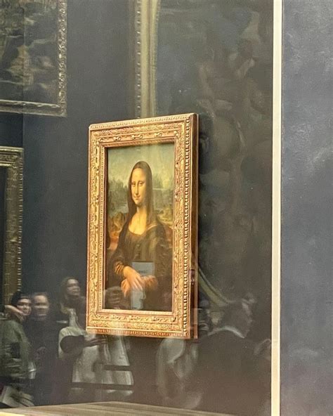 Camilla De Lucas Visita Museu Do Louvre Em Paris E Se Choca Tamanho