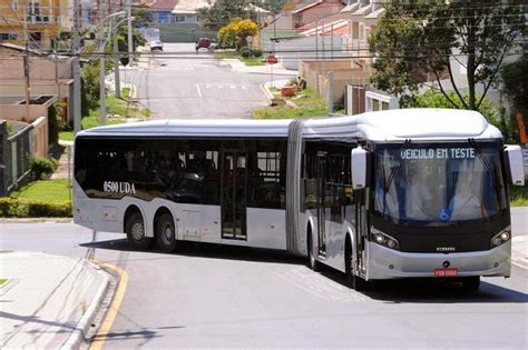 Urbs testa ônibus articulado capacidade para 210 passageiros XV