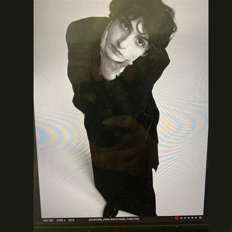 Finn Wolfhard Updates On Twitter Outtakes From Finn Wolfhard S Shoot