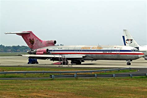 PK JGM Boeing 727 223 21519 Jatayu Airlines Jakarta So Flickr