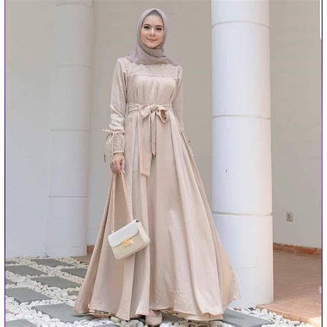 56 Ide Gamis Pesta Mewah