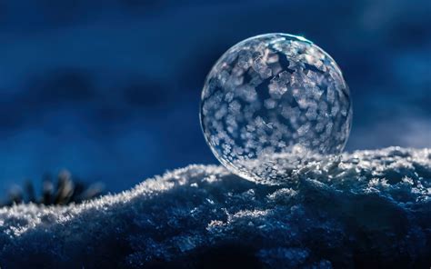 Frozen bubble Wallpaper 4K, Winter snow, Soap Bubble, Macro