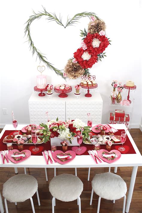 30+ Valentines Day Centerpieces For Tables - DECOOMO