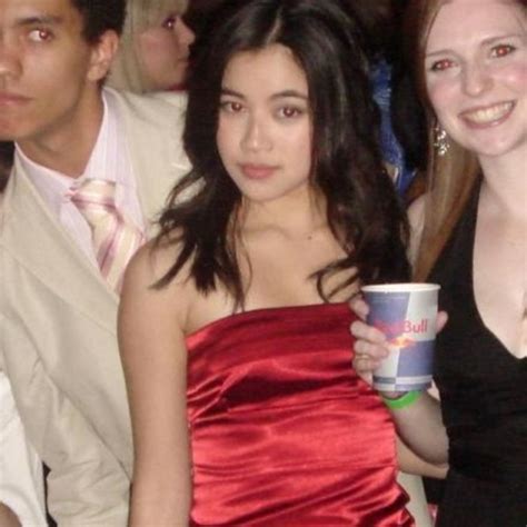 8 Hot New Kimie Tsukakoshi Bikini Pics