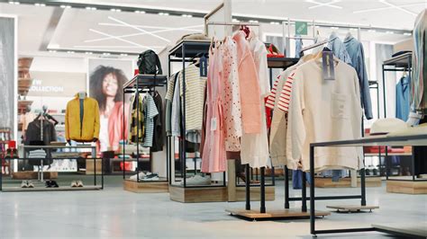 Autumn Falls: A Season’s Farewell That Lasts Forever - Veja Store Site