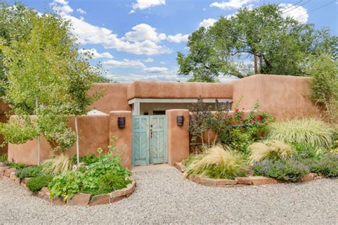 16 Amazing Southwestern Landscape Designs That Will Increase Your