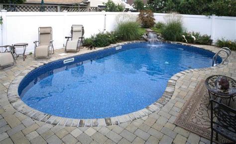 20 Exquisite Kidney Shaped Pool Designs Small Pools, Small Backyard ...