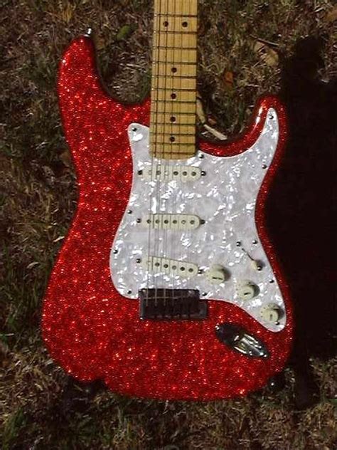 Red And White Metalflake Guitar I Love How It Sparkles Guitar Porn Music Guitar Cool