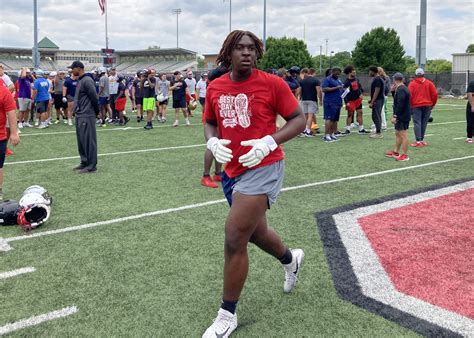 Ohio State Freshman Offensive Tackle Carter Lowe Sheds Black Stripe