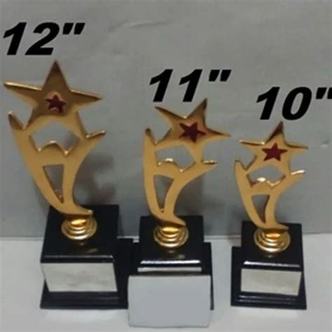 Golden (Gold Plated) Brass Sports Trophies, Packaging Type: Box at ...