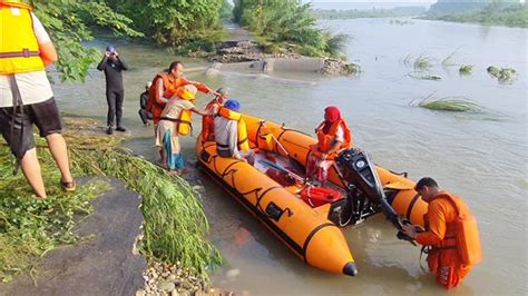 Villagers Stuck In Punjab S Ropar Evacuated As Sutlej Floods Area After