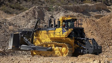 New Komatsu D475a 8 Dozer Provides More Production And Longer Life