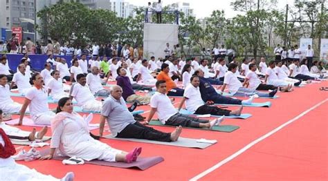 With 125 Lakh Participants International Yoga Day Event In Surat Sets