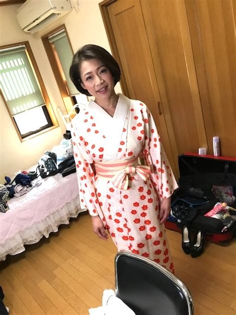 即完売した縄奈加會緊縛撮影会。友田真希さんが縛られ美しく咲き乱れる！三代目葵マリーが潜入取材した画像大量レポート！ ページ 4 Fanzaニュース