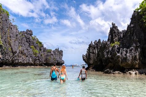 Travelers Walking in Hidden Beach, Palawan, Philippines, Nov 18,2018 ...