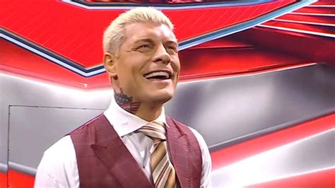 “unbelievable” “goat “ Fans Cant Stop Praising Cody Rhodes As The