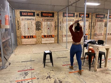 5 Best Axe Throwing Venues In Denver Knife Axe Throwing