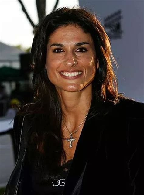 Gabriela Sabatini | Tennis players female, Beautiful athletes, Carrie ...