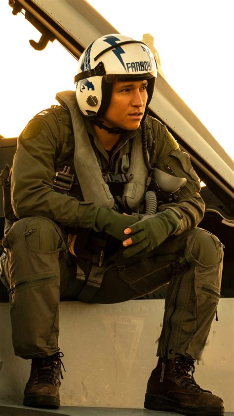 Top: Gun Maverick, Fighter Pilot, Danny Ramirez HD Phone Wallpaper ...