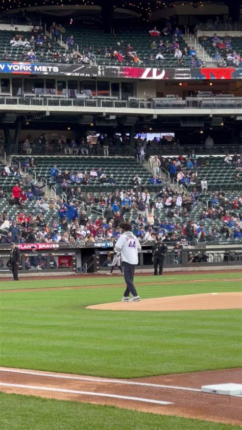 Uconn On Sny On Twitter Andre Jackson Throws Out The First Pitch Today At Citi Field