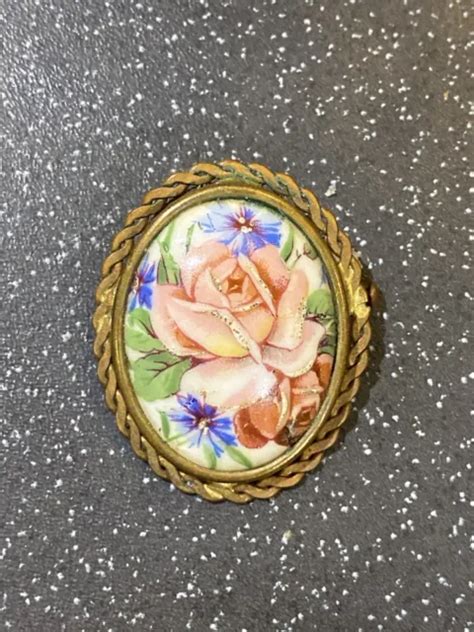 SUPERBE BROCHE ANCIENNE en porcelaine de Limoges FRANCE Décor de