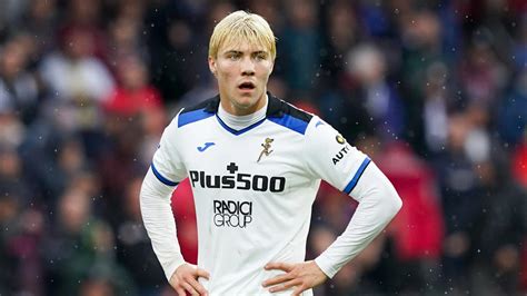 £72m Man Utd transfer target Rasmus Hojlund's 'insane' 100m time ...