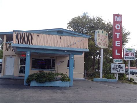 Discount Coupon for Three Oaks Motel in Titusville, Florida - Save Money!