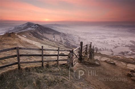 Peak District Sunrises | Soft Sunrise over the Hope Valley from Mam Tor ...