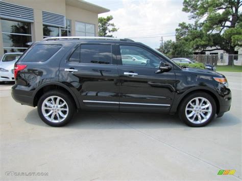 Tuxedo Black Metallic 2013 Ford Explorer Xlt Exterior Photo 69830338