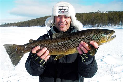 Winter Holiday, Ice Fishing in Norway. Rental Cabin, Fishing Guide