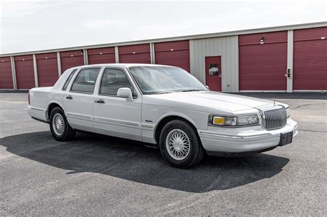 1997 Lincoln Town Car Available For Auction 23747154