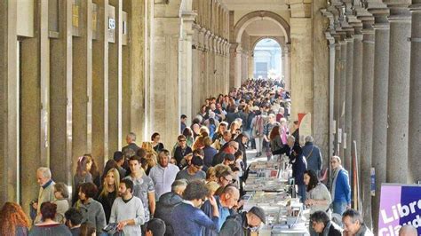 Torino e i Portici di Carta torna la libreria più lunga del mondo