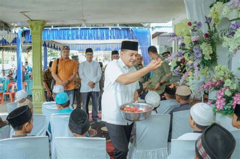 Bupati Batu Bara Zahir Tepung Tawari Peserta Khitanan Massal Tempotimur