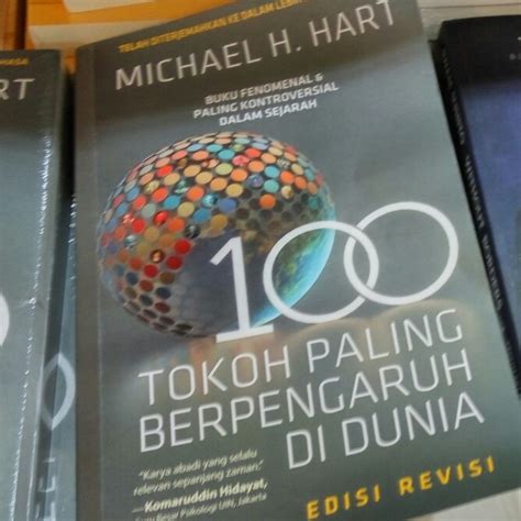 Resensi Buku 100 Tokoh Paling Berpengaruh Di Dunia