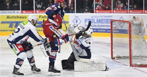 Heimsiege im ersten Spiel des Jahres für den DSC und Eisbären