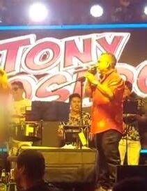 INDIGNANTE Tony Rosado Desnuda A Mujer En Concierto A Cambio De Una