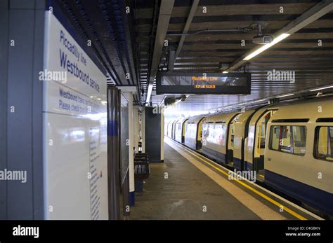 Arnos Grove London Underground Tube Station Piccadilly Line Platform