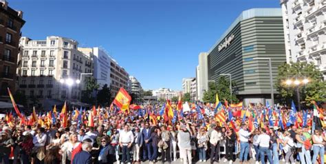 Espa A Miles De Personas Protestan En Madrid Contra La Amnist A A Los