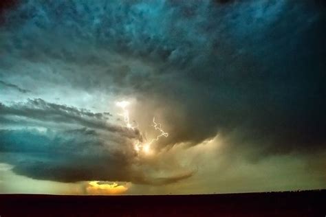 On The Hunt For Supercells Amateur Photographer Captures Breathtaking