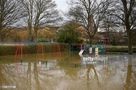 Shrewsbury Flood Photos and Premium High Res Pictures - Getty Images