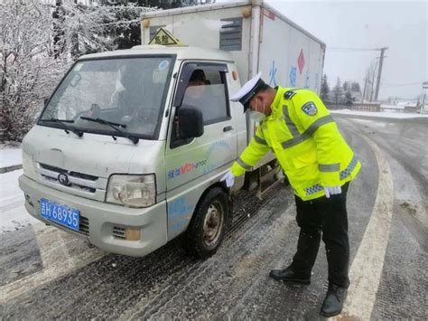 以雪为令，为民护航！延边公安交警迎战风雪保畅通澎湃号·政务澎湃新闻 The Paper