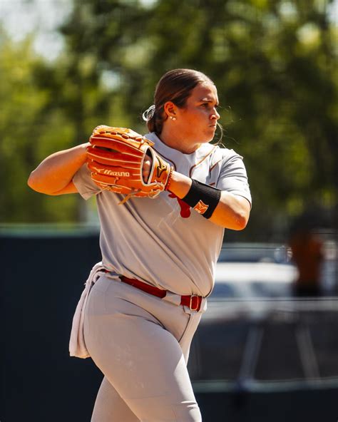 Mac Morgan Impresses In Her First Texas Softball Season The Daily Texan