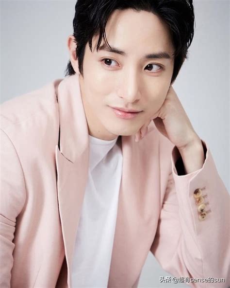 10 Foto Keren Lee Soo Hyuk Cha Joo Ik Di Drama Doom At Your Service