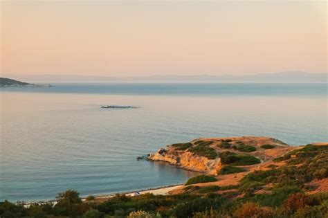 Premium Photo | Sunset beach in greece