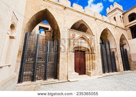 Aljaferia Palace Image & Photo (Free Trial) | Bigstock