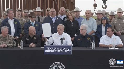 Texas Gov Abbott Signs Bill That Lets Police Arrest Migrants Who Enter