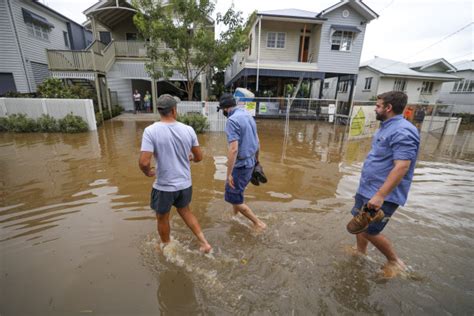 Nsw Floods Updates Live Queenslanders Warned Of Life Threatening Storms