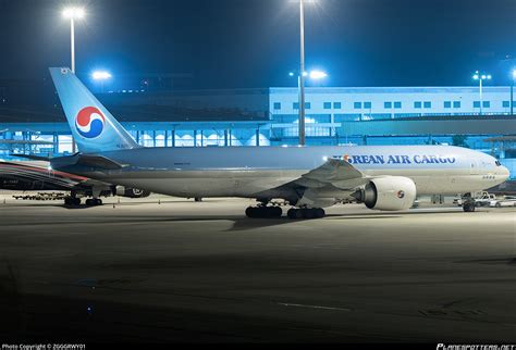 HL8252 Korean Air Boeing 777 FB5 Photo By ZGGGRWY01 ID 1178085